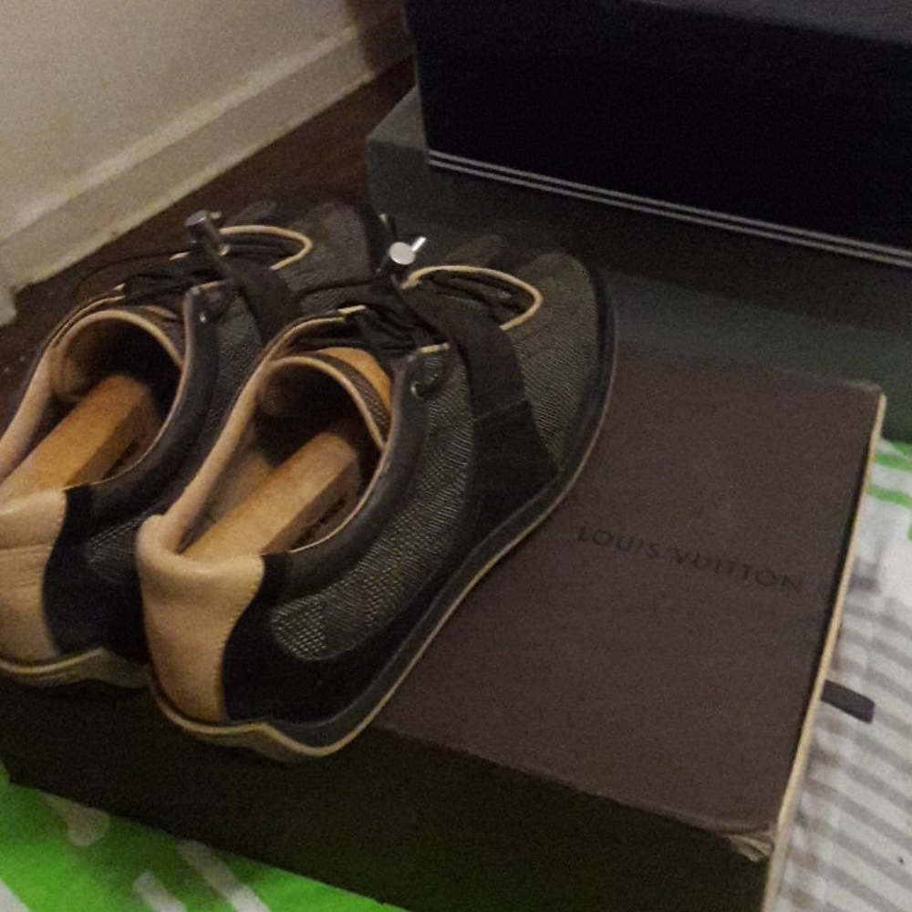 Authentic men Louis Vuitton shoes